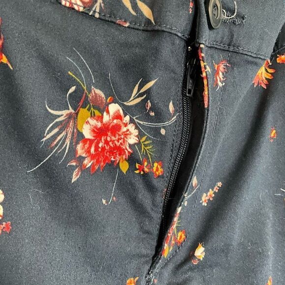 Torrid Womens Plus Size 26 Sateen Floral Shorts Black Pink Red Roses Belted - Picture 5 of 13